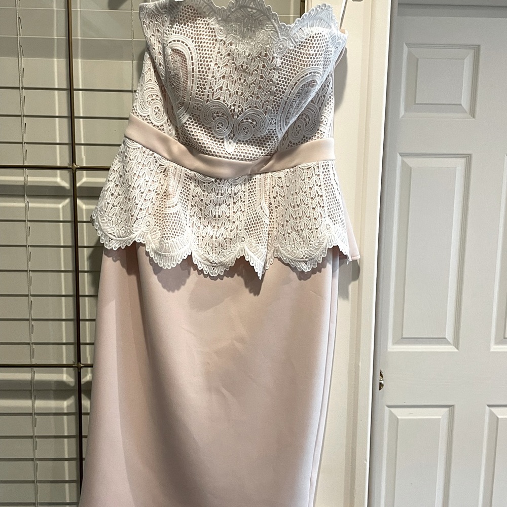 Womens size 10 strapless dress.